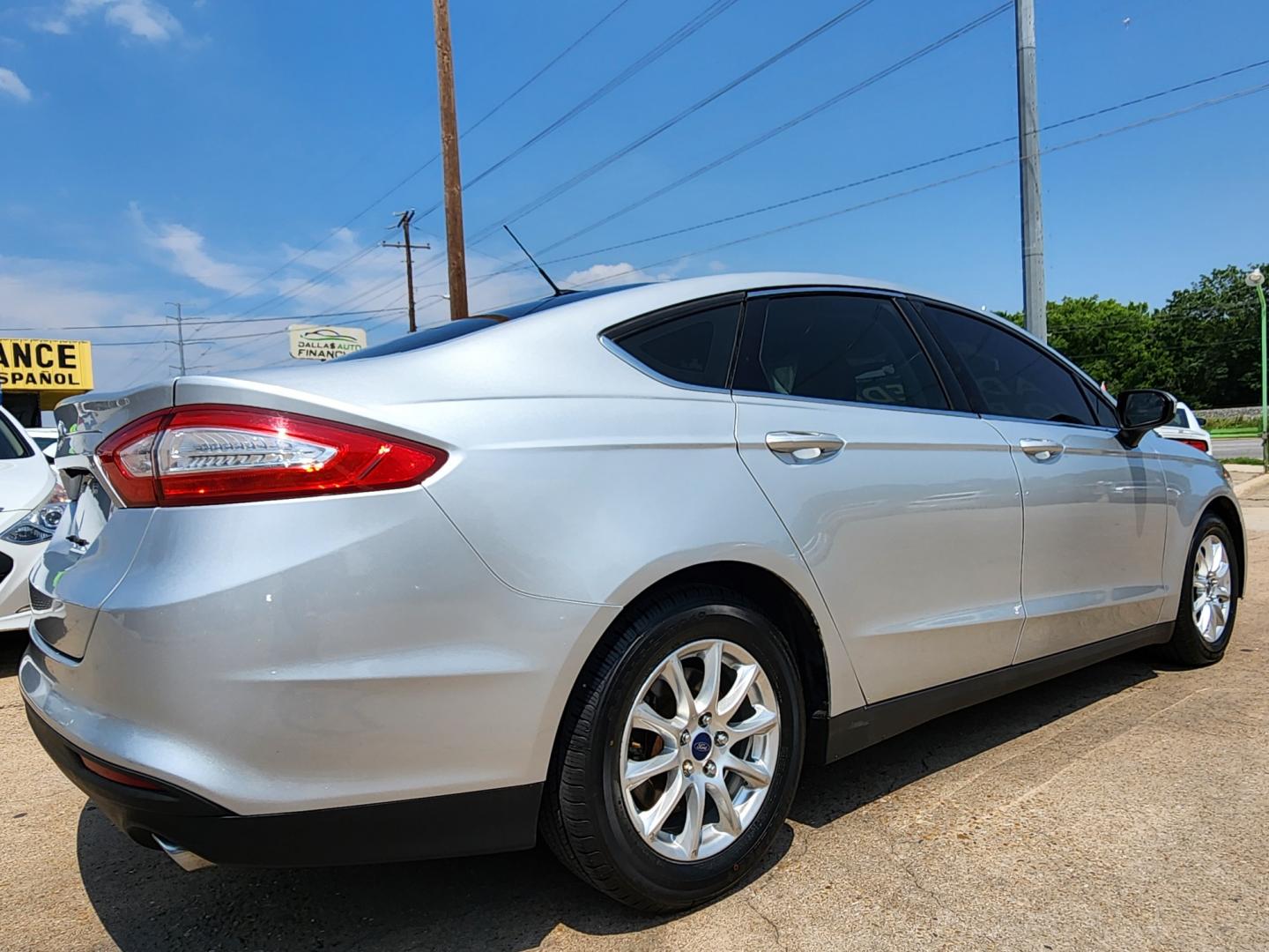 2016 SILVER /GRAY Ford Fusion (3FA6P0G70GR) , located at 2660 S.Garland Avenue	, Garland, TX, 75041, (469) 298-3118, 32.885387, -96.656776 - CASH$$$$$ CAR! This is a 2016 FORD FUSION S SEDAN! SUPER CLEAN! BACK UP CAMERA! BLUETOOTH! Come in for a test drive today. We are open from 10am-7pm Monday-Saturday. Call or text us with any questions at 469-202-7468, or email us at dallasautos4less@gmail.com. - Photo#3